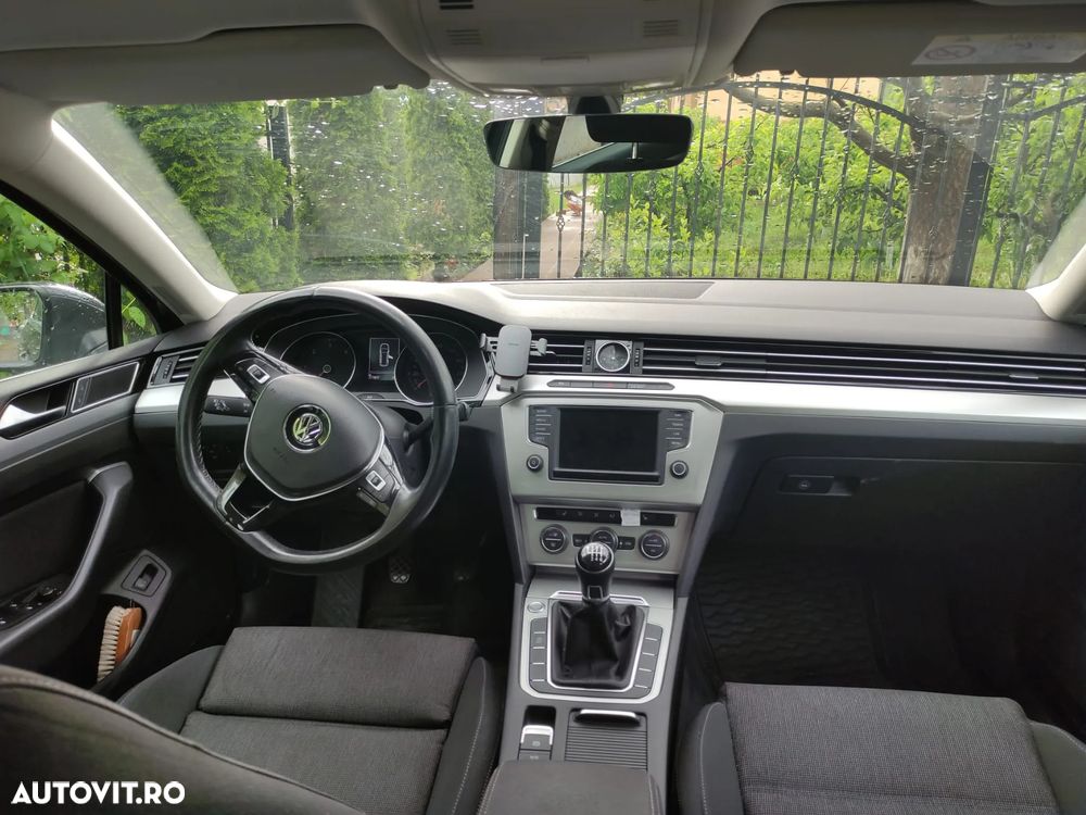 Volkswagen Passat 2.0 TDI Comfortline - 9