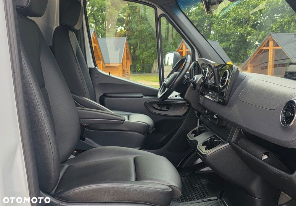 Mercedes-Benz Sprinter 519 - 24