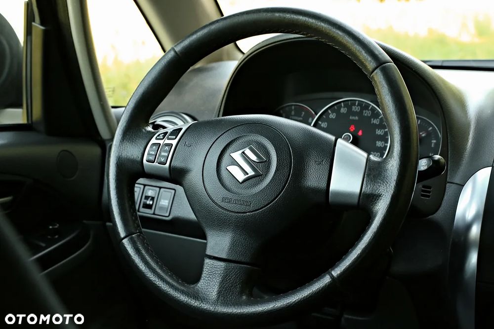 Suzuki SX4 1.6 VVT 4x2 City - 34