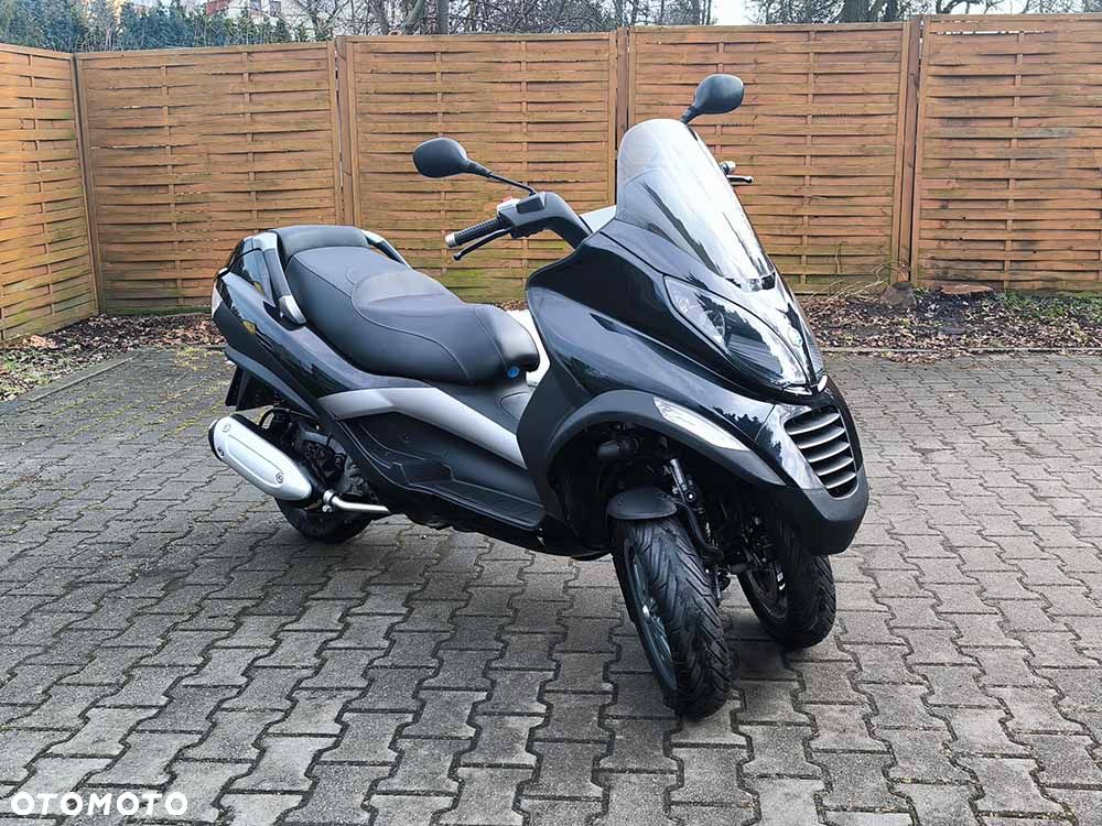 Piaggio MP-3 - 5
