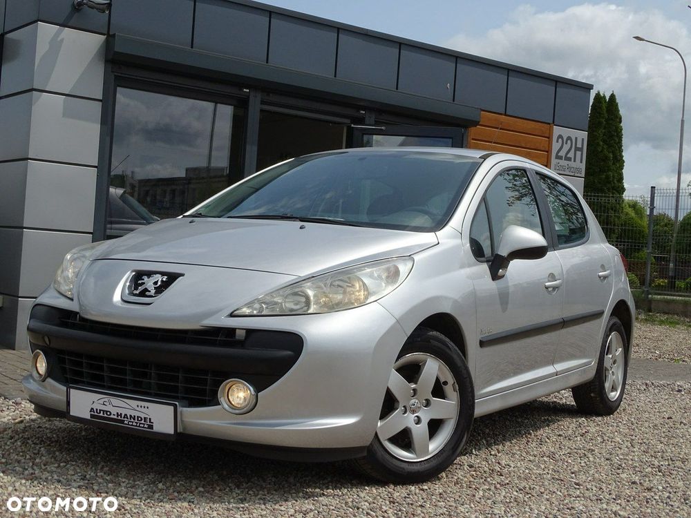 Peugeot 207 - 1