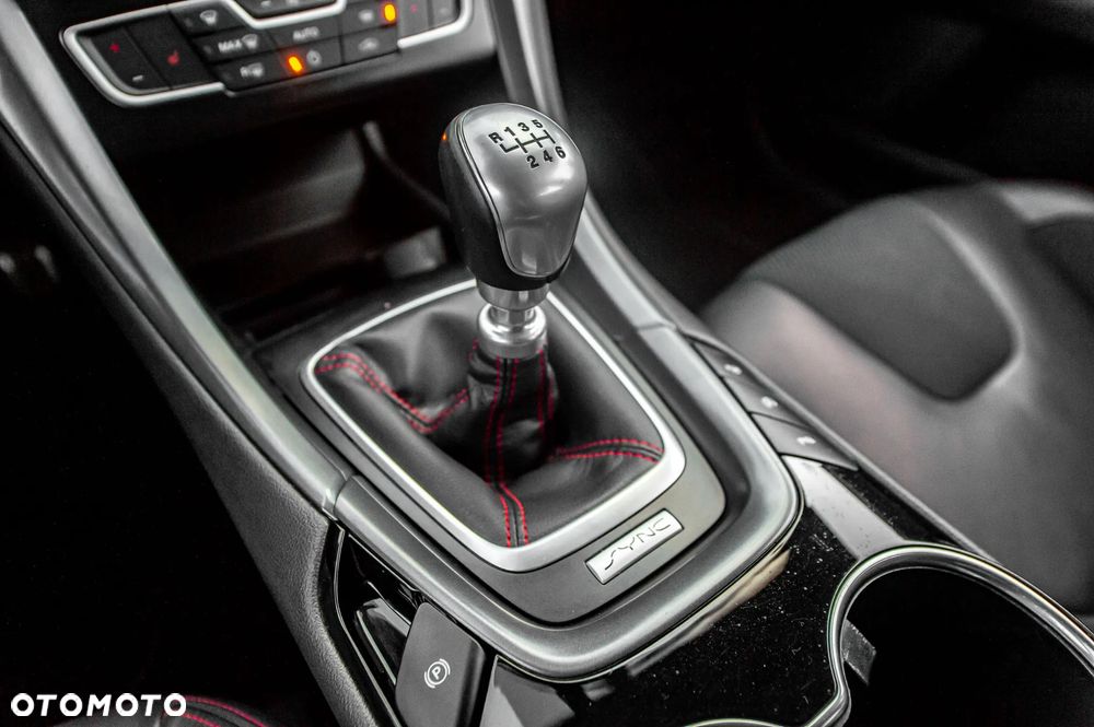 Ford Mondeo - 33