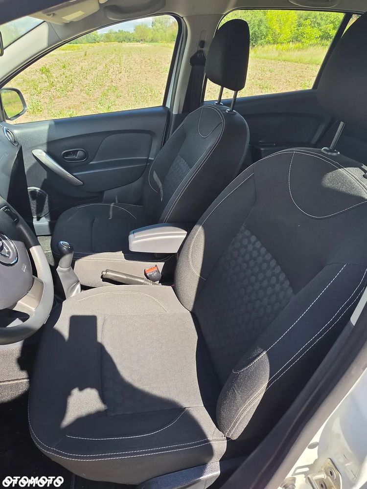 Dacia Sandero 1.2 16V Laureate EU6 - 17