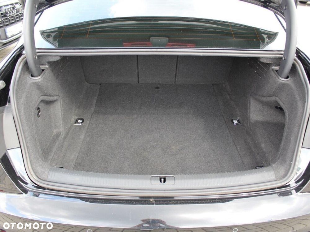 Audi A4 Limousine - 13