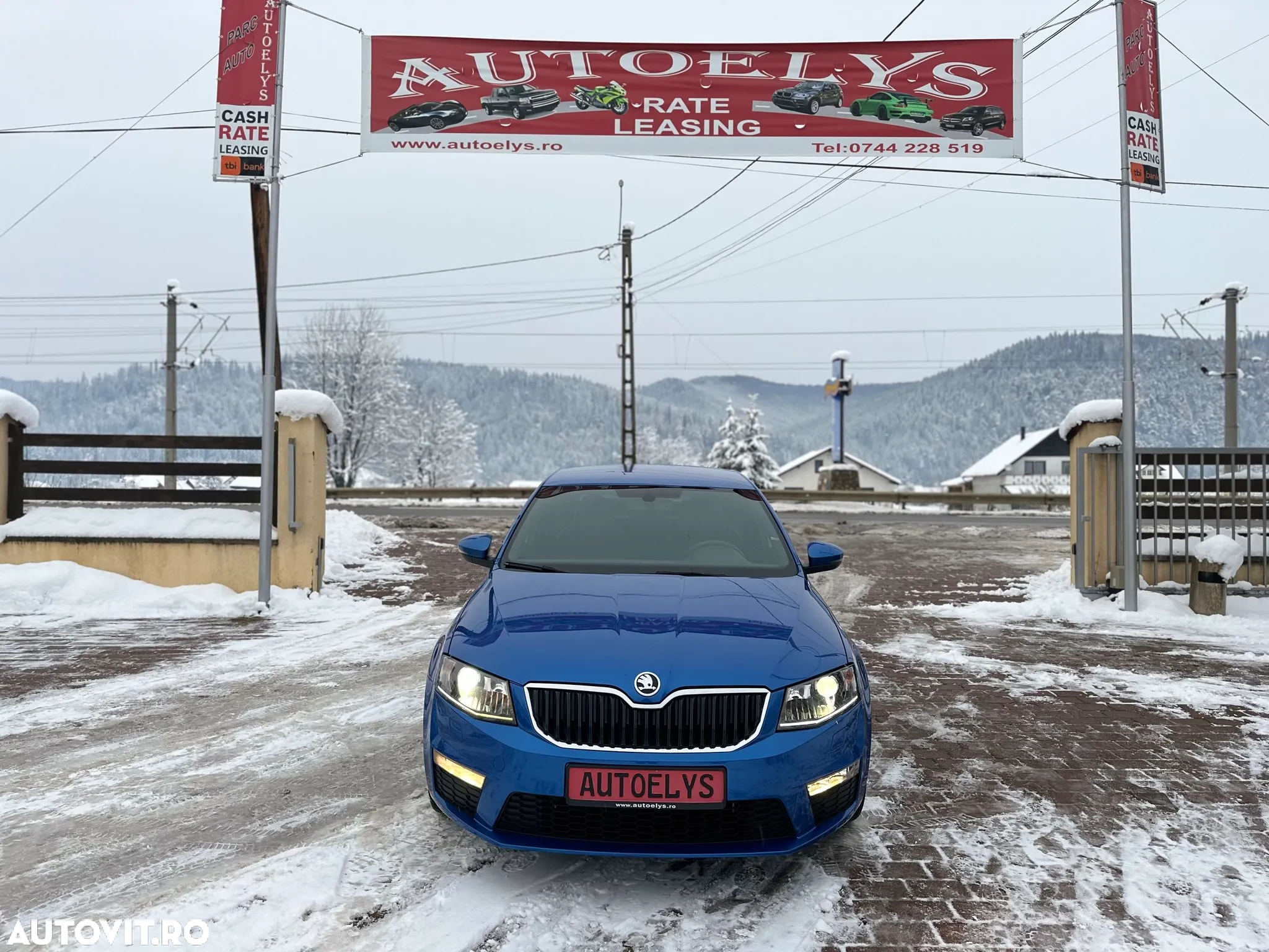 Skoda Octavia 2.0 TDI DSG RS - 2