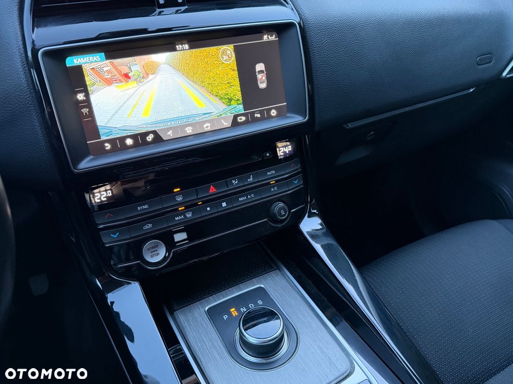 Jaguar F-Pace 2.0 i4D AWD Prestige - 12