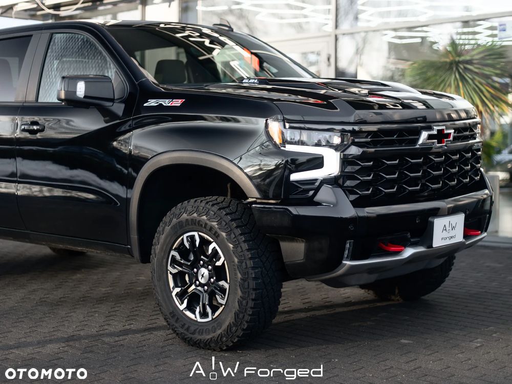 Chevrolet Silverado - 12