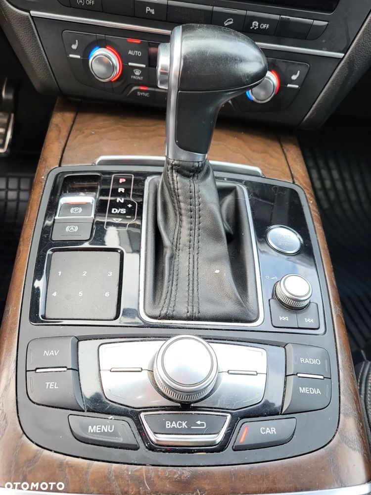 Audi A6 Allroad - 32