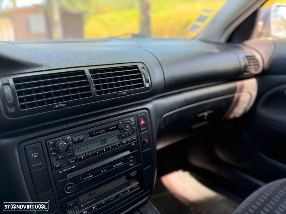 VW Passat 1.9 TDi Confortline - 10
