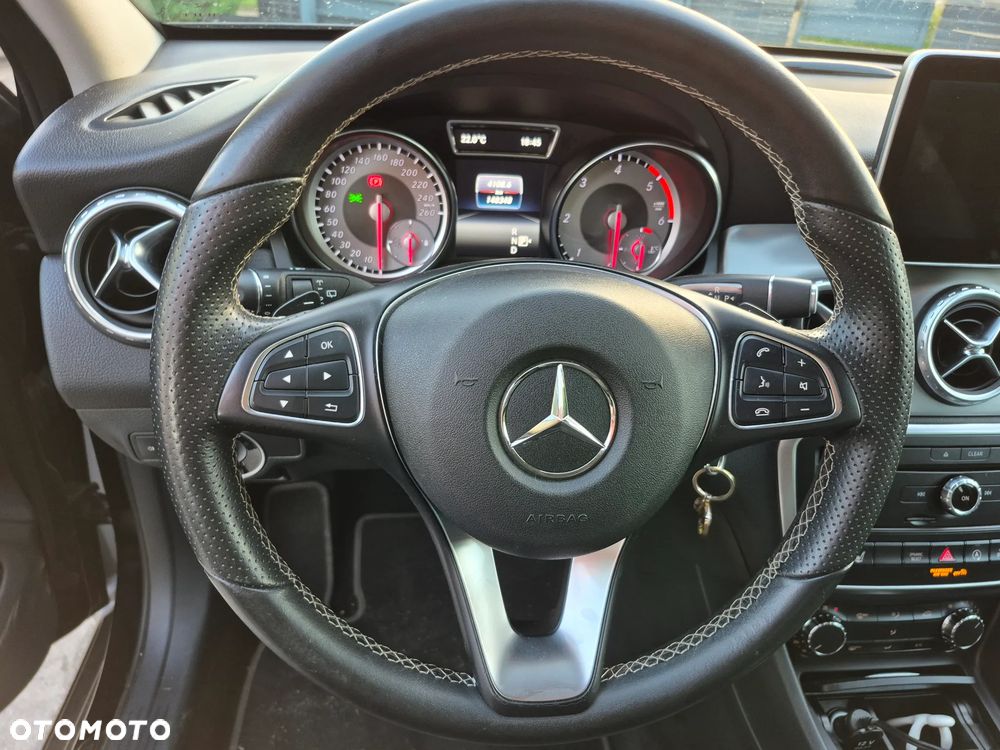 Mercedes-Benz GLA 200 d 7G-DCT AMG Line - 12
