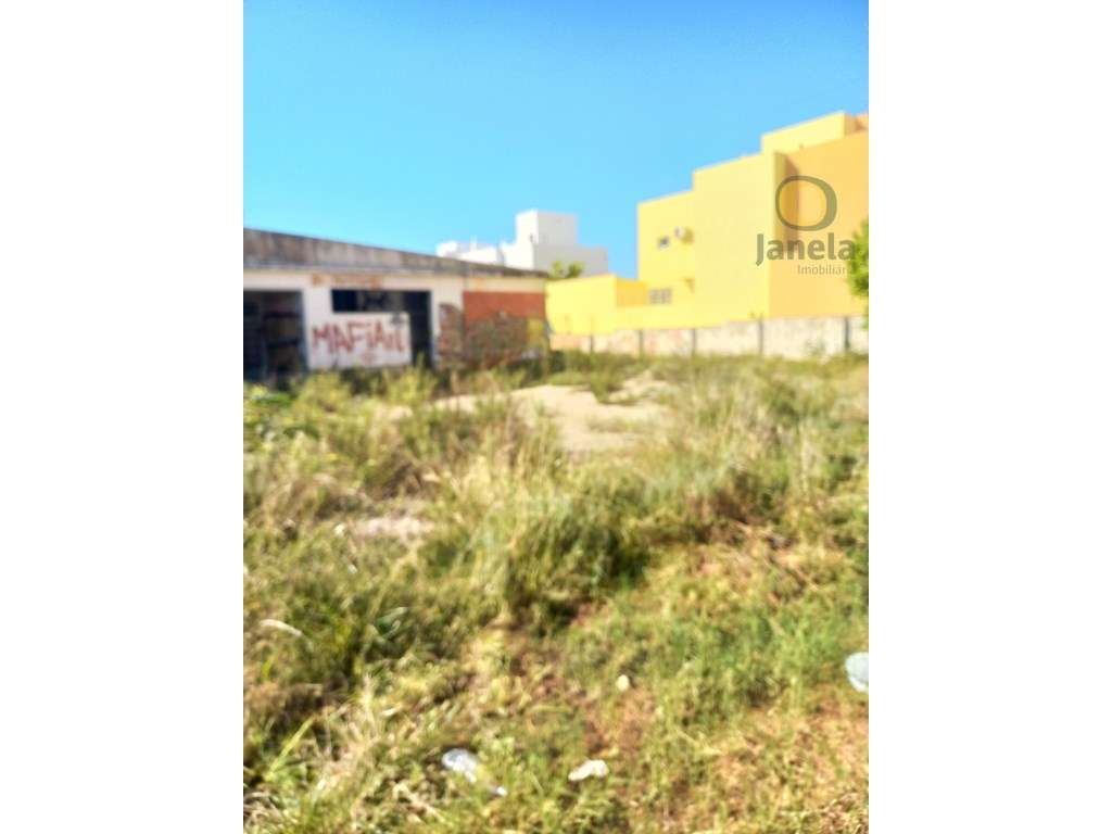 Terreno Urbano com 9.108 m2, com projecto aprovado para 150 fogos - Grande imagem: 2/3