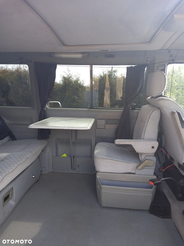 Volkswagen Multivan - 25
