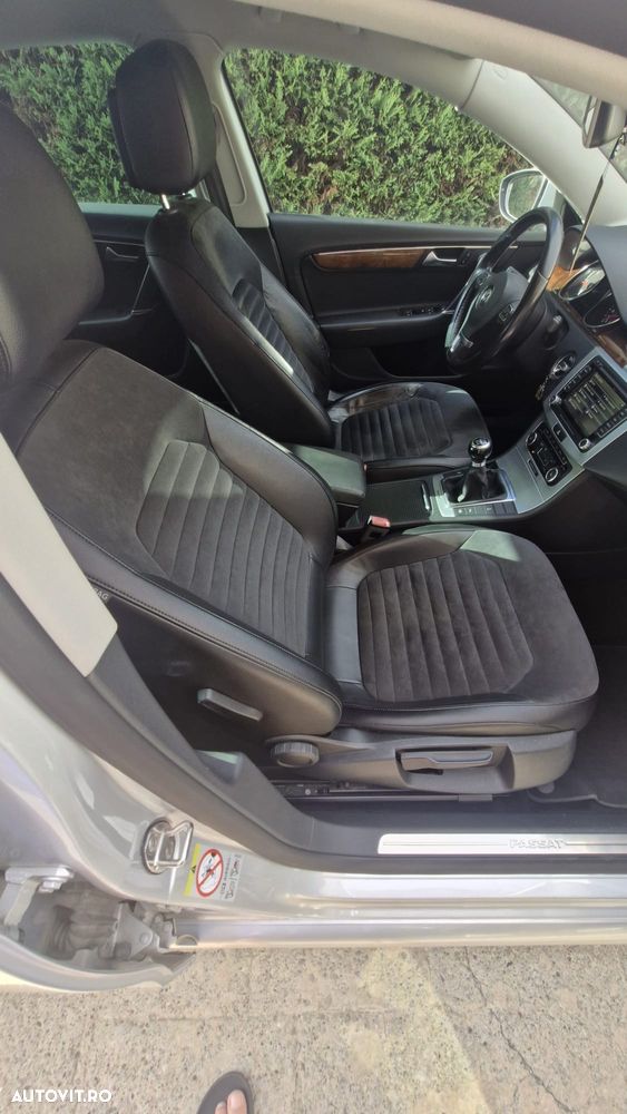 Volkswagen Passat 2.0TDI Comfortline DPF 4Motion - 8