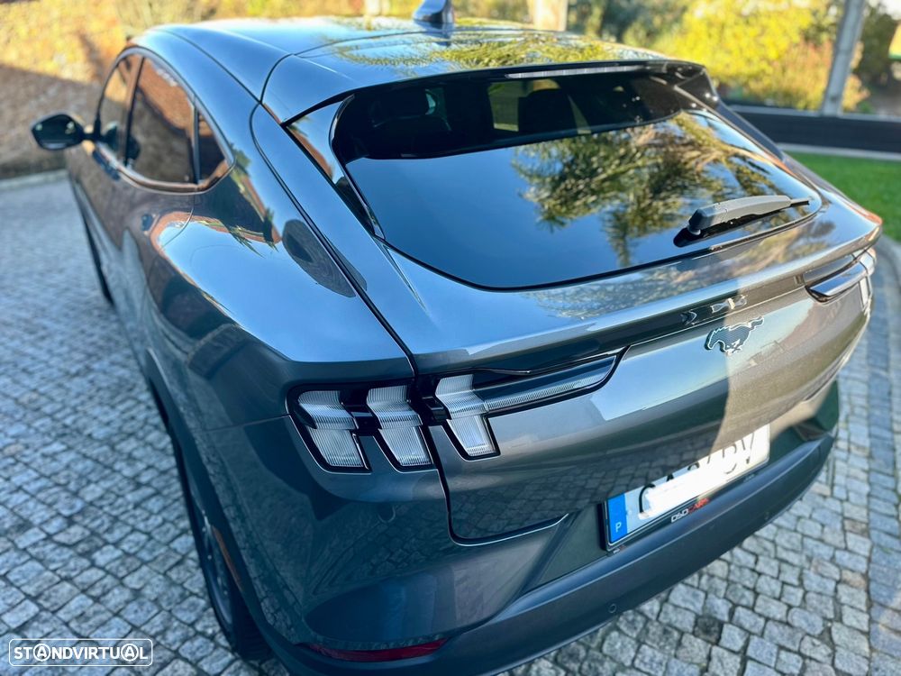 Ford Mustang Mach-E 75.7 kWh Premium AWD - 5