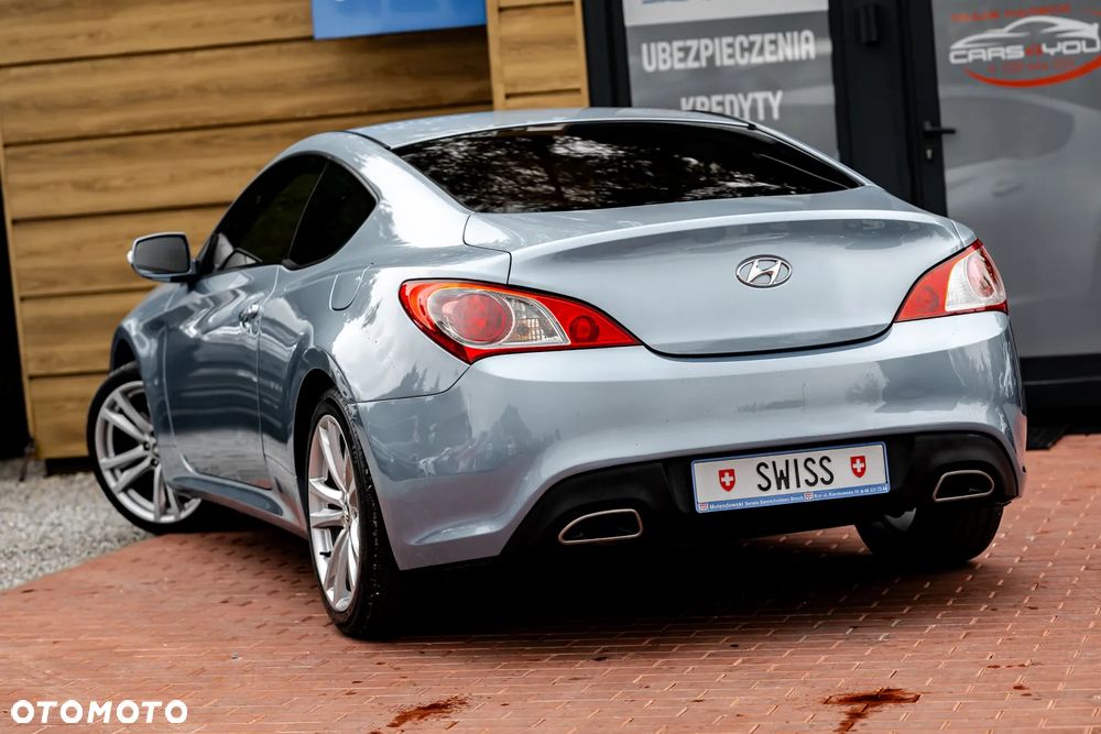 Hyundai Genesis Coupe 2.0 T - 6
