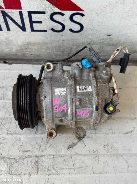 Dezmembrari  Mercedes Sprinter w 907 Compresor clima cod  447250-1670