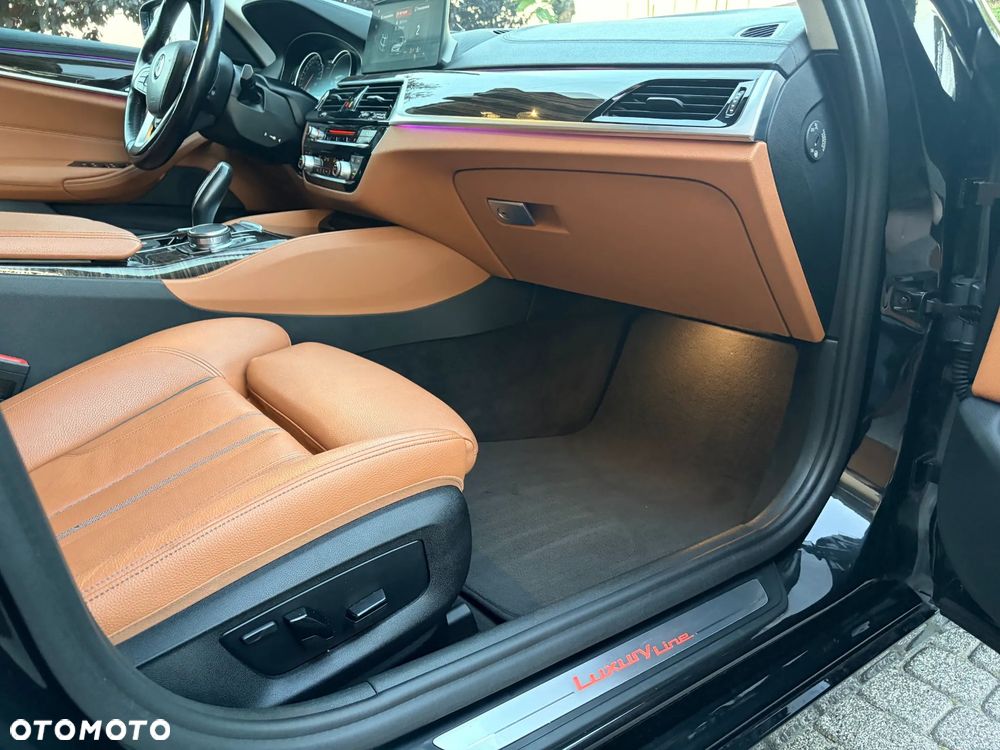 BMW Seria 5 520d xDrive Luxury Line - 22