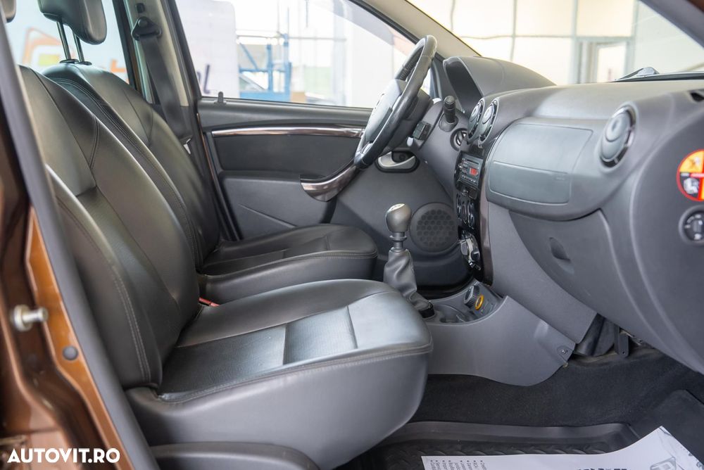 Dacia Duster 1.5 dCi 4x4 Ambiance - 14