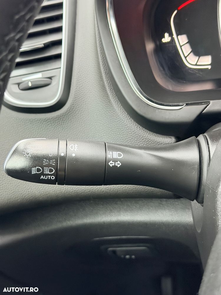 Renault Grand Scenic ENERGY TCe 115 LIMITED - 29