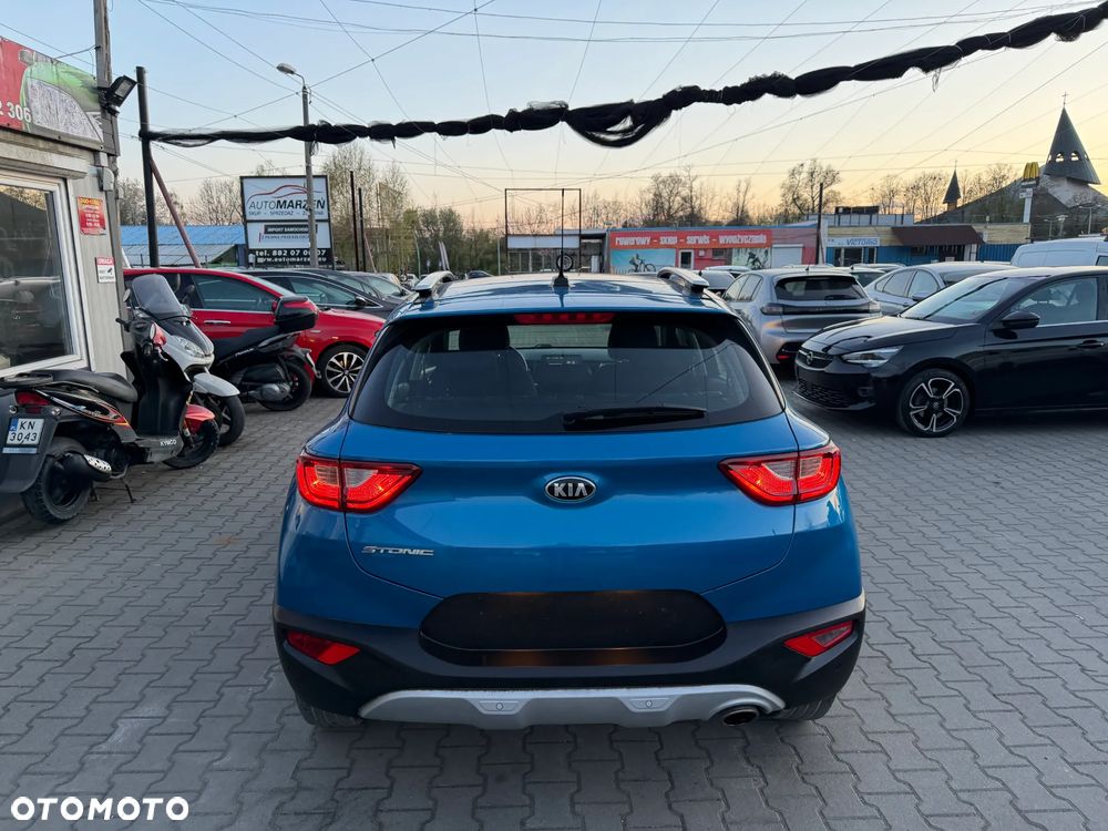 Kia Stonic 1.2 L - 6