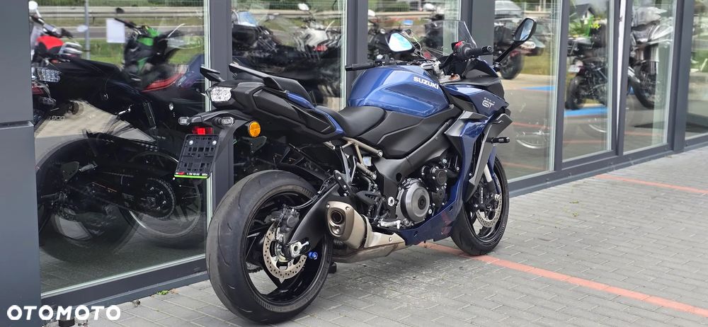 Suzuki GSX - 5