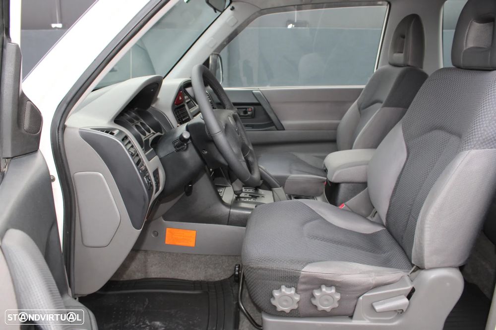 Mitsubishi Pajero 3.2 DI-D GLS ABS+CA - 10