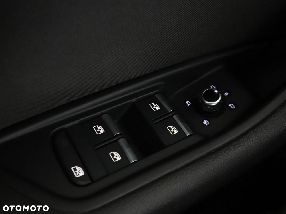Audi A4 Limousine 35 TFSI mHEV S Line S tronic - 37