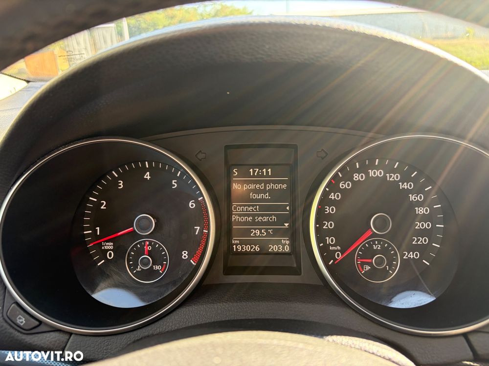 Volkswagen Golf - 6