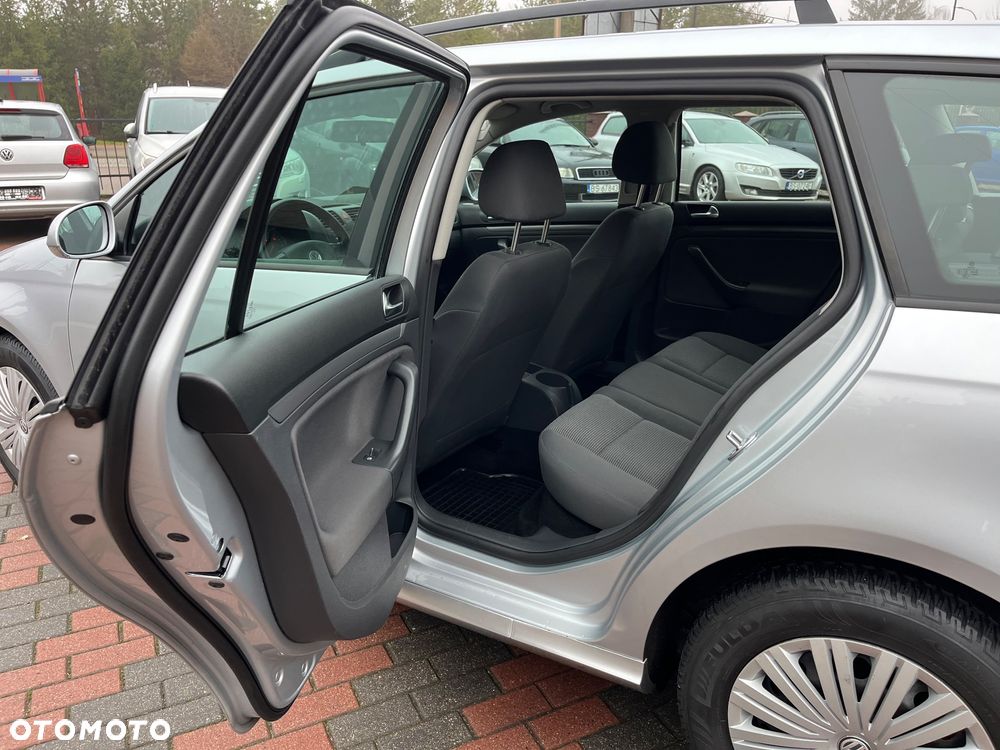 Volkswagen Golf 1.9 TDI DPF Trendline BlueMotion - 15