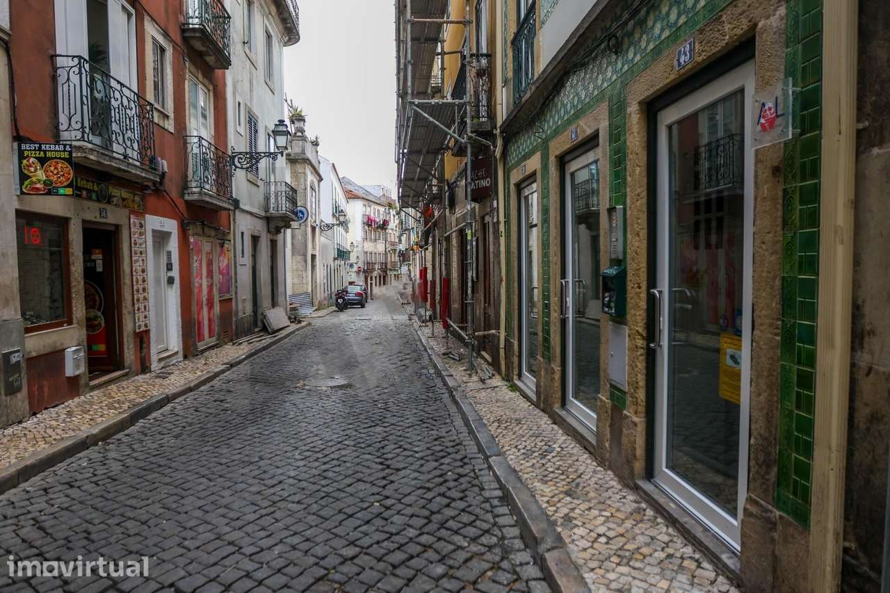PRÉDIO RENOVADO COM LOJA PARA VENDA NO CORAÇÃO DE LISBOA - Grande imagem: 4/60