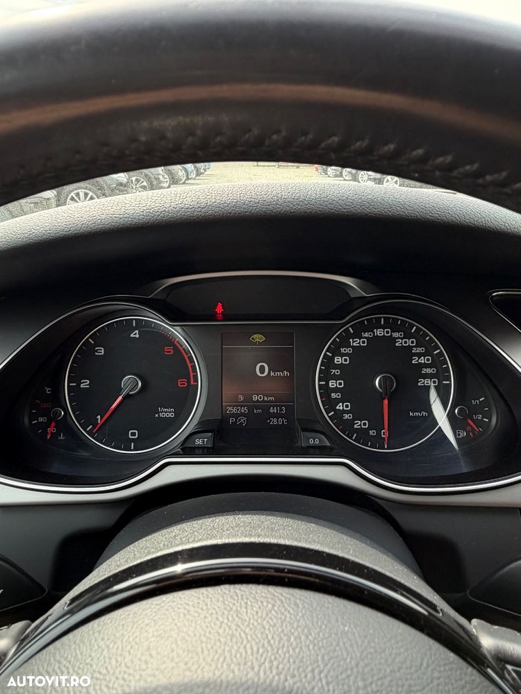 Audi A4 2.0 TDI DPF quattro S tronic Ambition - 12