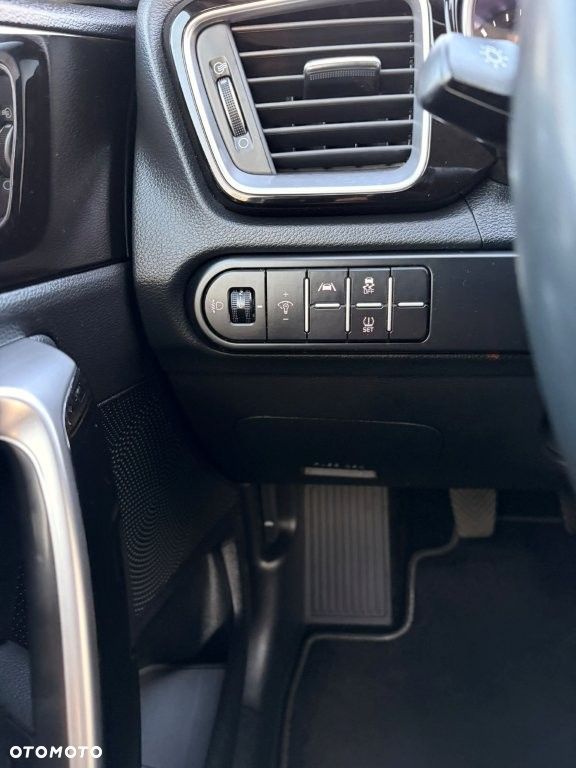 Kia Ceed - 16