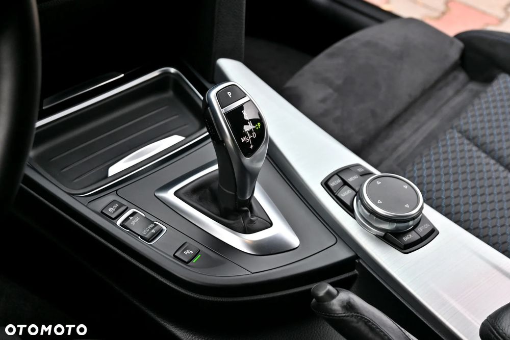 BMW 3GT 320d Sport-Aut Sport Line - 35