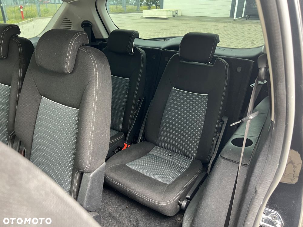Ford S-Max - 8