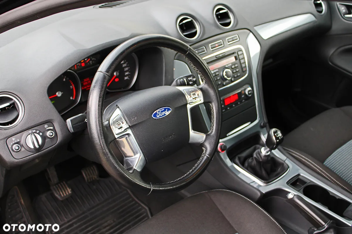 Ford Mondeo 2.0 TDCi Ambiente - 26
