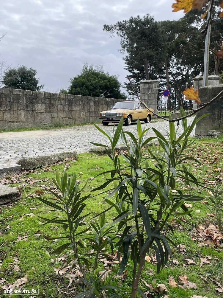 Mercedes-Benz E 200 - 45