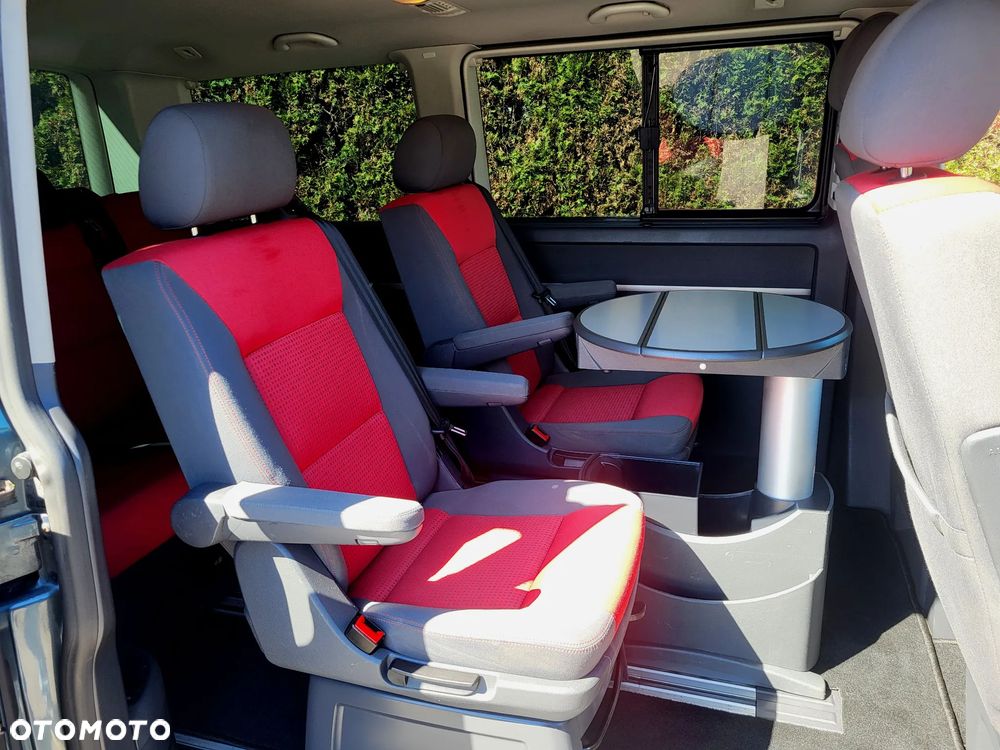 Volkswagen Multivan - 8