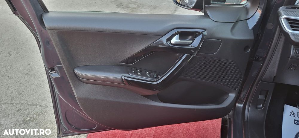 Peugeot 2008 1.2 VTi Access - 13