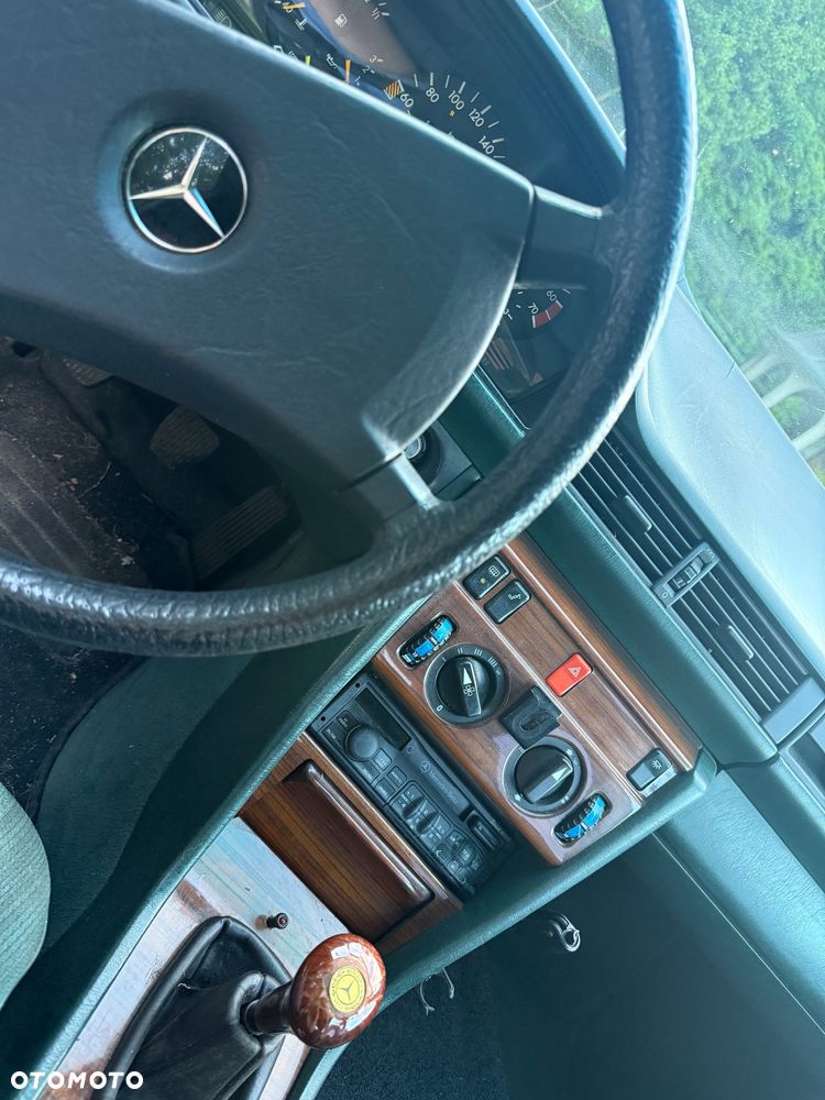 Mercedes-Benz W124 (1984-1993) - 11