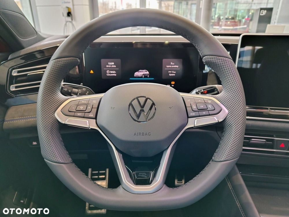 Volkswagen Tiguan - 11