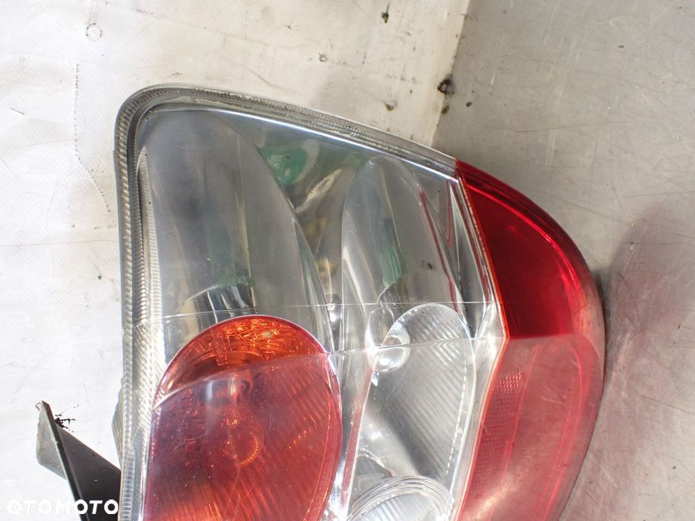 LAMPA PRAWA TYLNA HONDA CIVIC VII LIFT 3D - 3