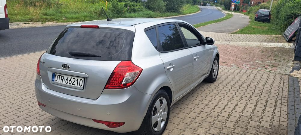 Kia Ceed 1.4 Comfort + - 5