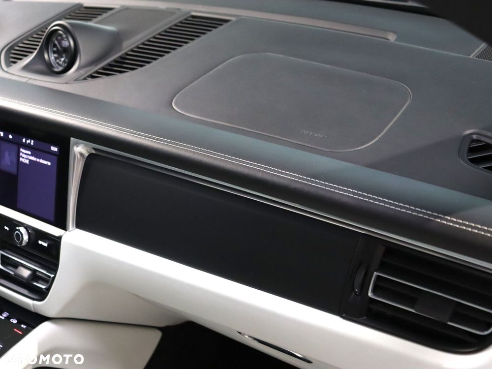 Porsche Macan T - 29