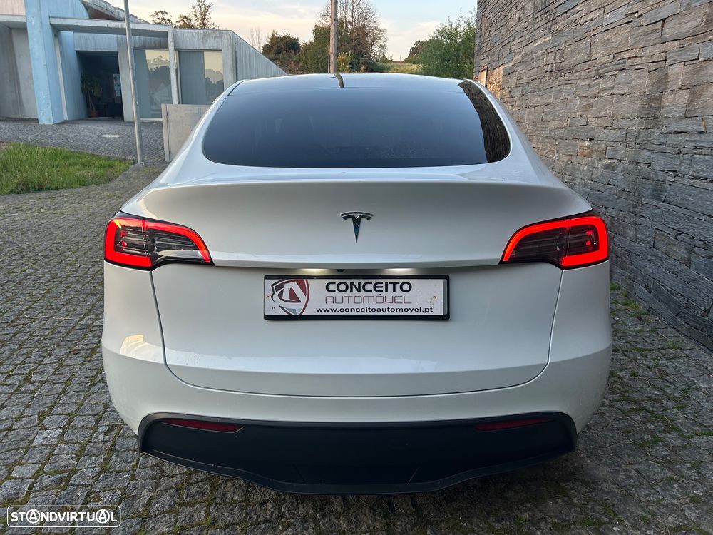 Tesla Model Y - 7