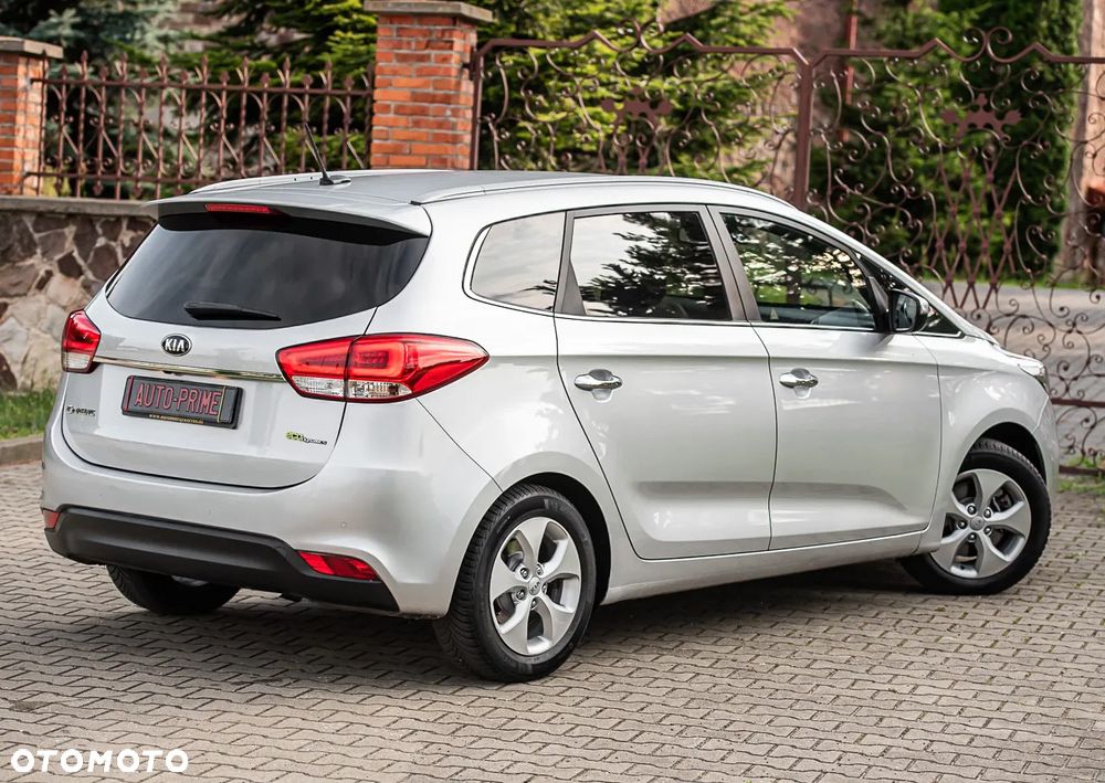 Kia Carens - 13