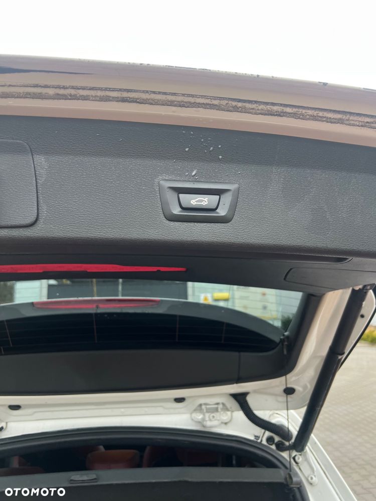 BMW X1 sDrive18d - 9