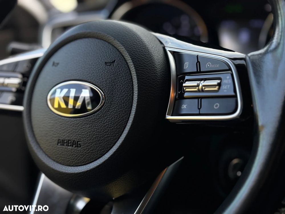 Kia Ceed - 12