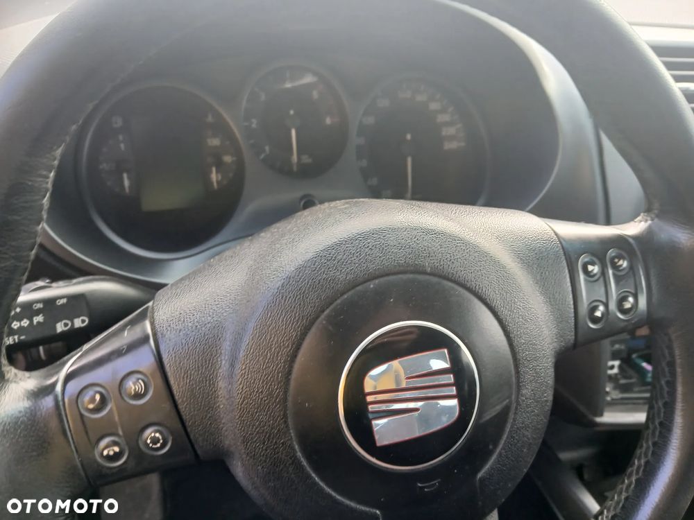 SEAT LEON II LC9Z fotel fotele kanapa deska kokpit podsufitka boczek boczki klamka podłokietnik - 4