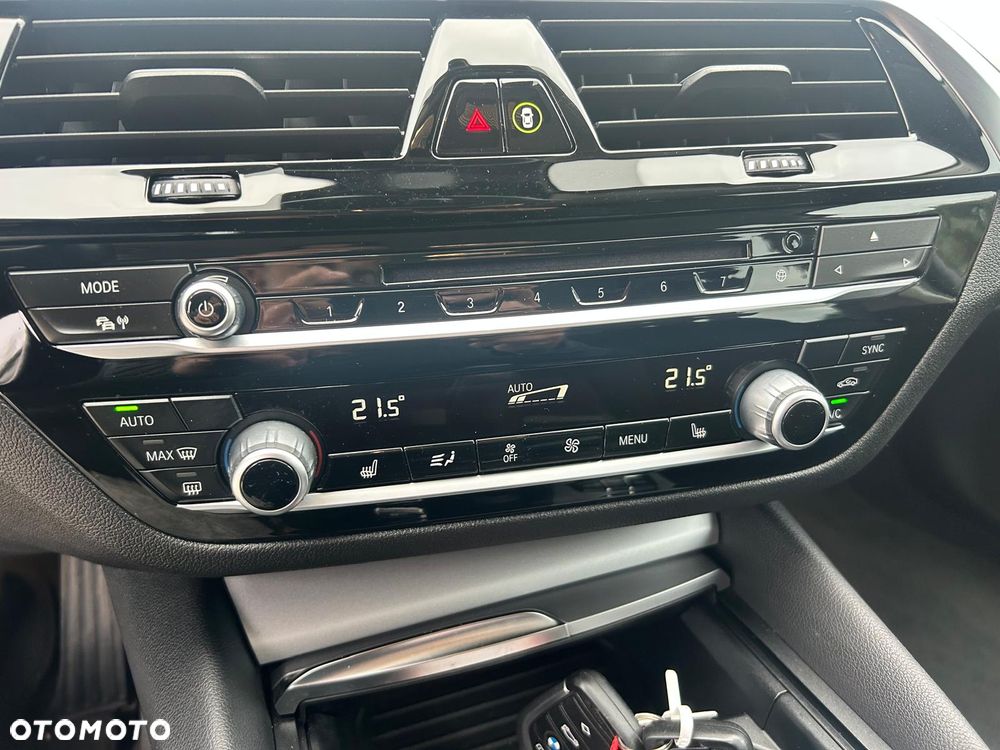 BMW Seria 5 520d - 34