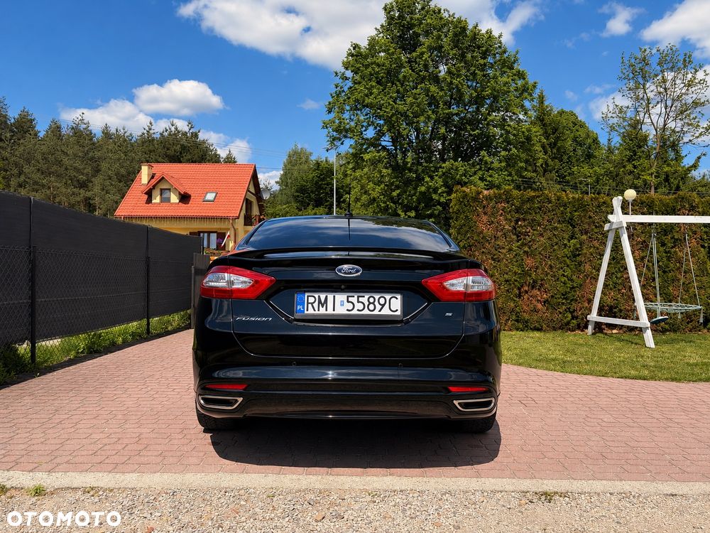 Ford Fusion - 4